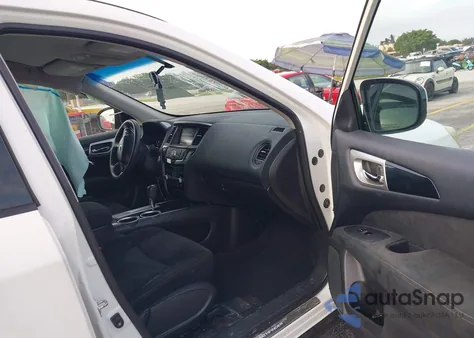 2016 Nissan Pathfinder S z USA, uszkodzony, nr VIN 5N1AR2MN9GC600452